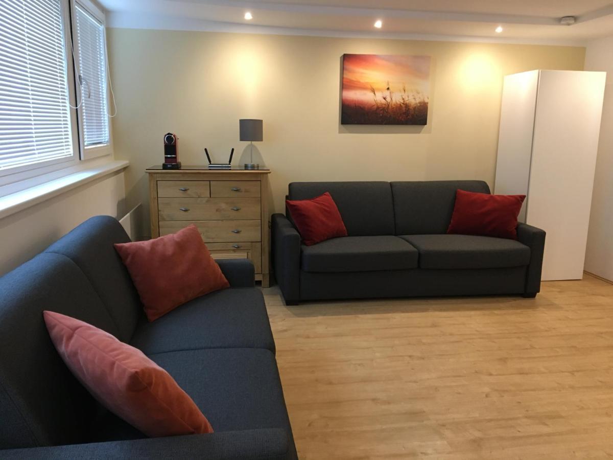 Cosy Flat In The Quiet Area With Own Garden, Free Parking And Direct Public Transport Link To The Centre Leilighet Wien Eksteriør bilde